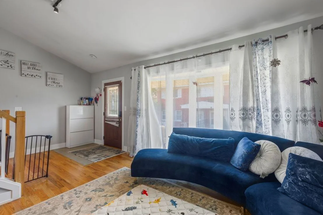 Photo of Unit B at 8914 Robin Drive