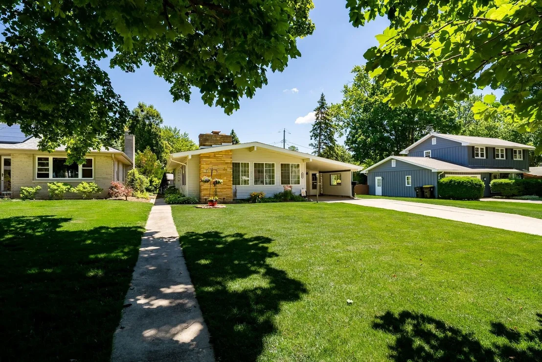 Photo of 904 N School Street