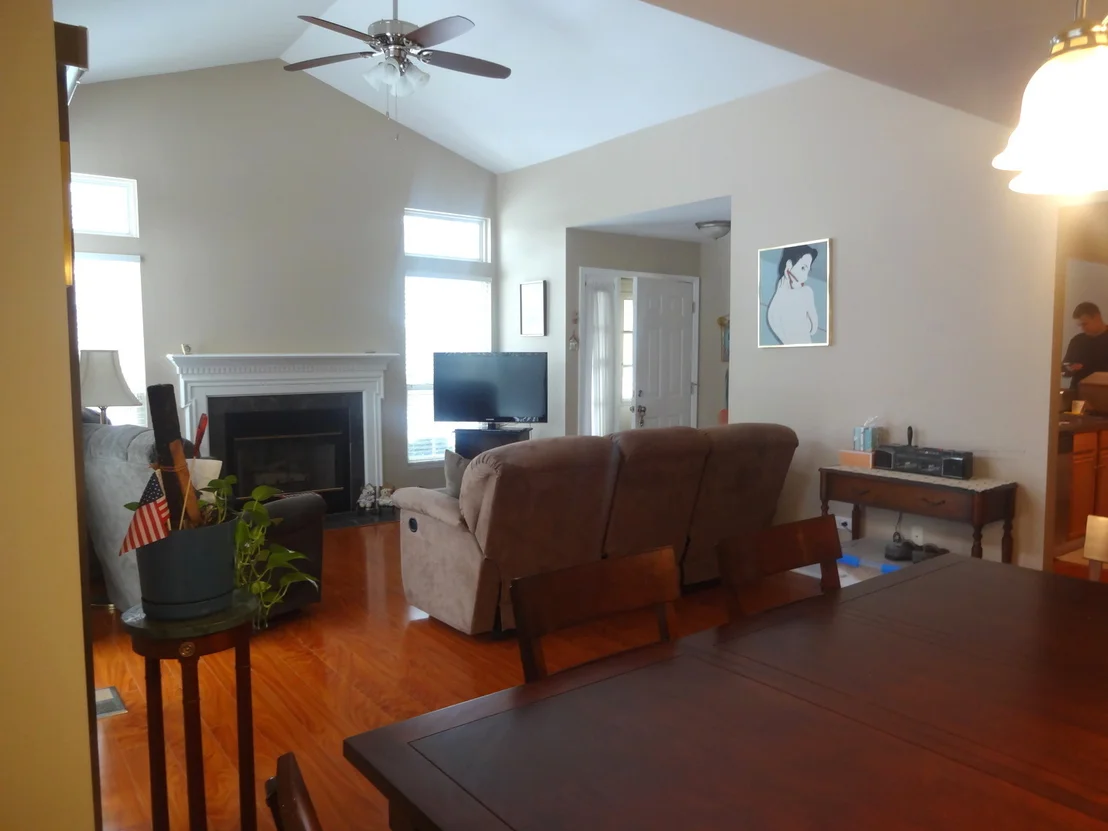 Photo of Unit 4 at 1632 Columbia Circle