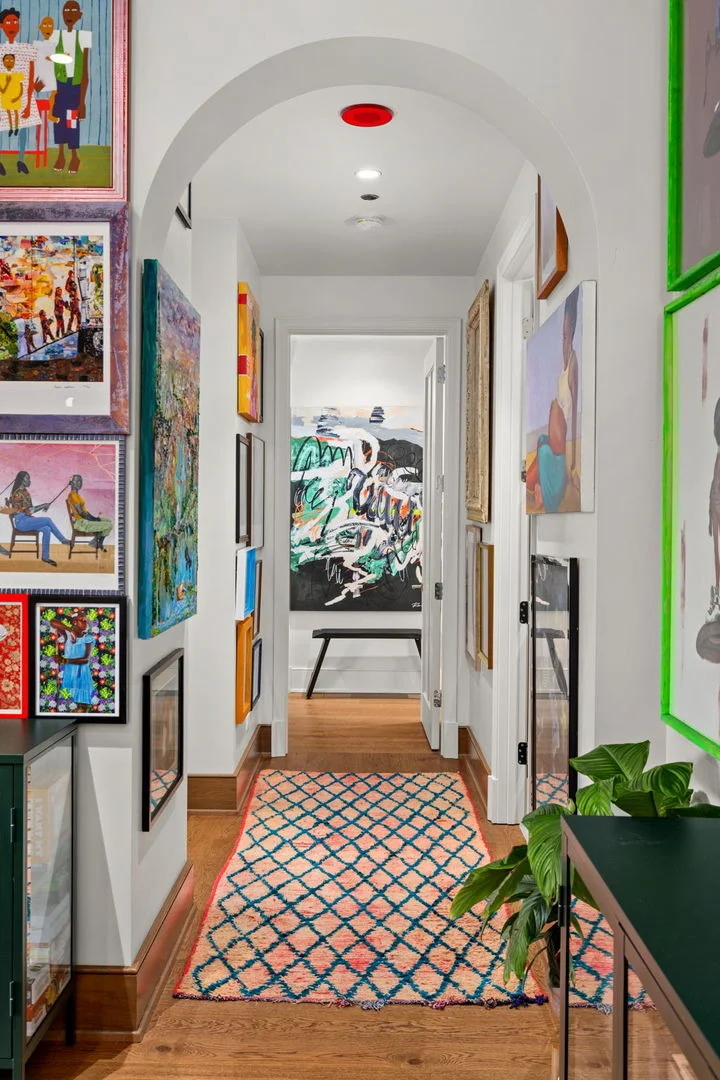 Photo of Unit 405 at 21 N May Street