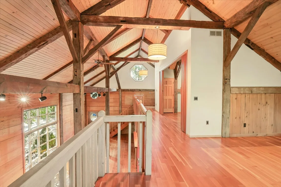 Photo of 802 La Sell Drive
