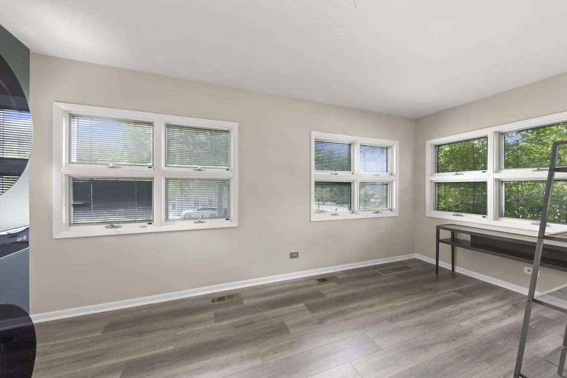 Photo of 403 W Harding Road