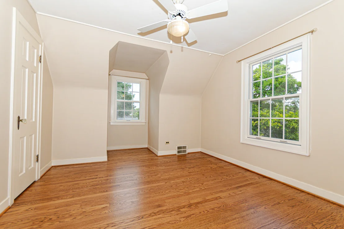 Photo of 335 Oak Street