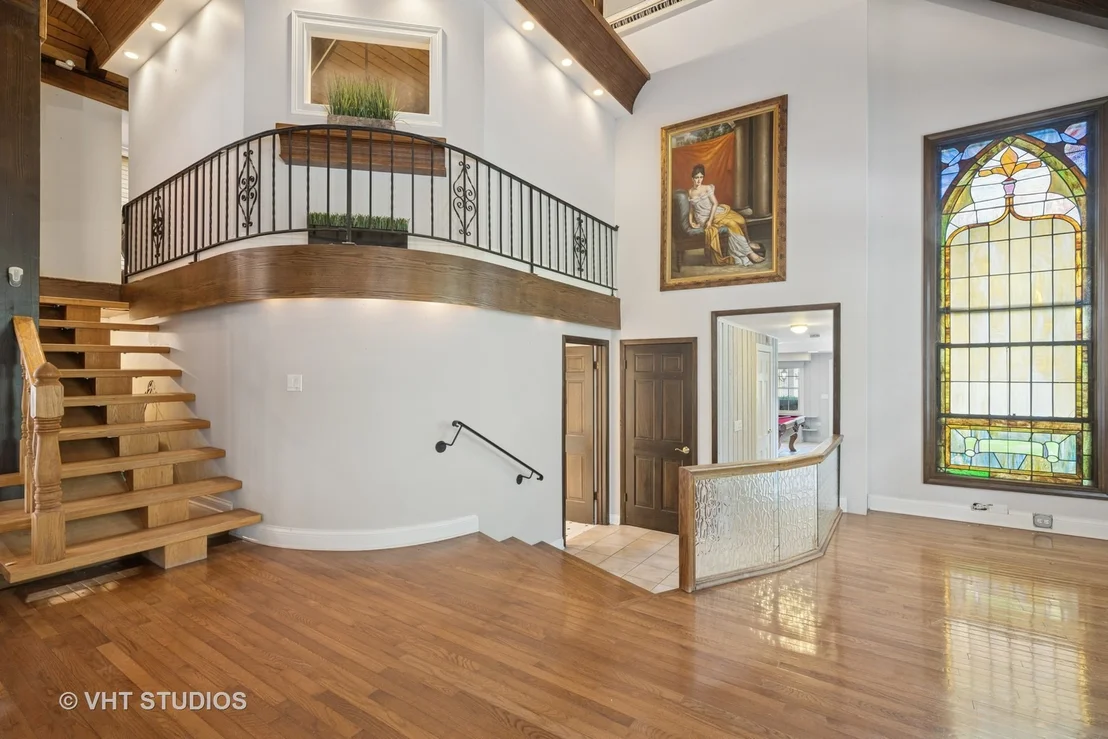 Photo of 153 Algonquin Road