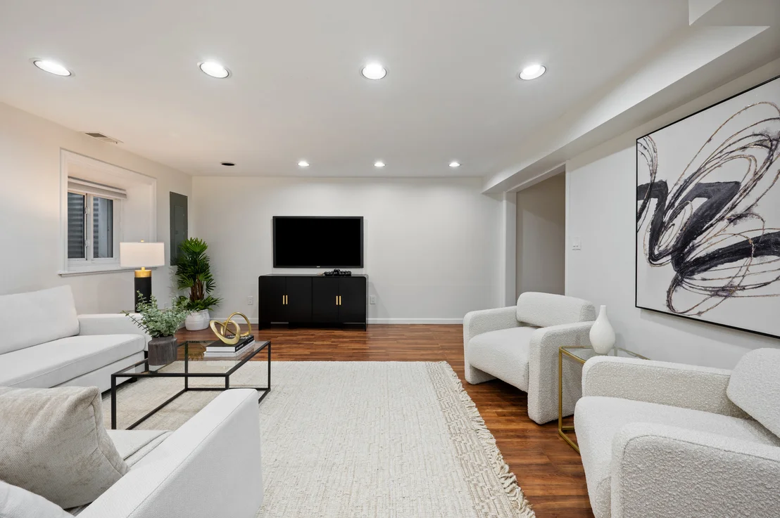 Photo of 1041 Forest Avenue
