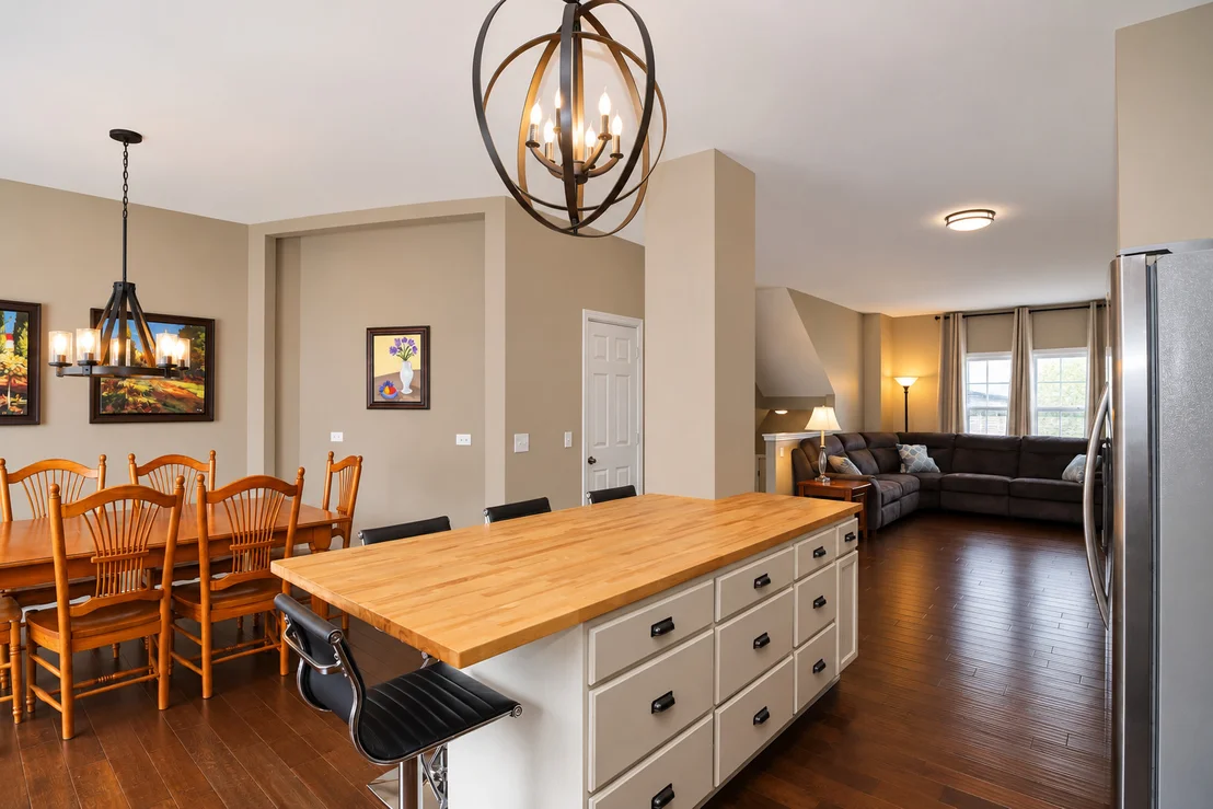 Photo of 142 Lakeshore Drive