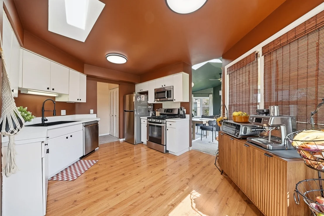 Photo of 489 Banyan Tree Lane
