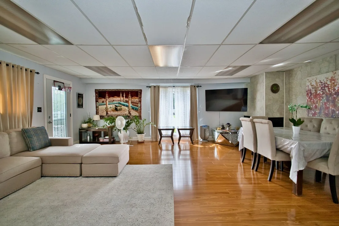 Photo of 6948 Beckwith Road