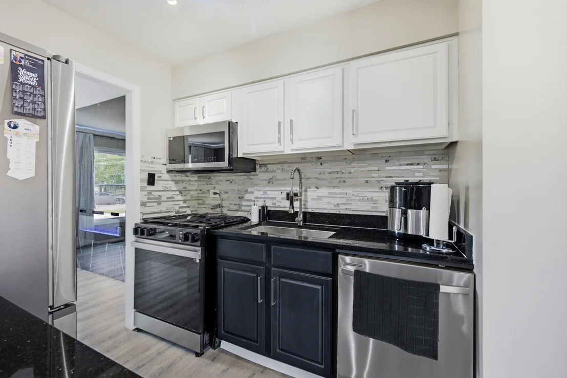 Photo of 1470 Devonshire Lane