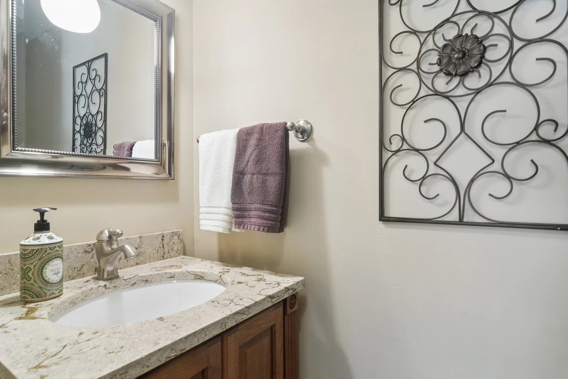Photo of 562 E Carpenter Drive