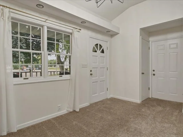 Photo of 902 W Washington Street