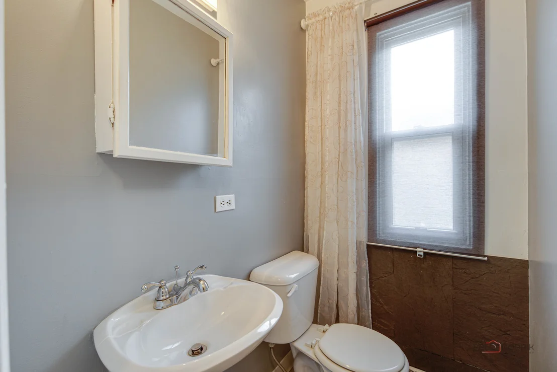 Photo of 32 N Albert Street