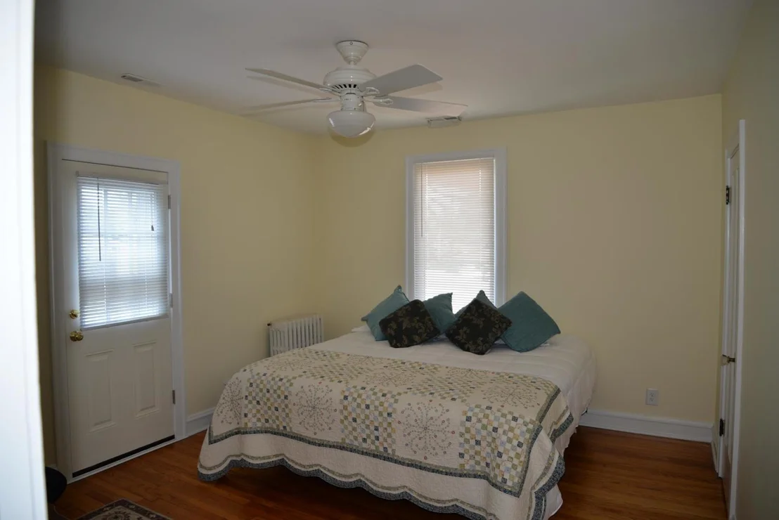 Photo of 940 W Grant Drive