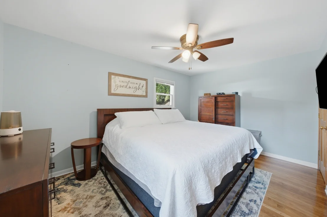 Photo of 15124 Hillside Avenue