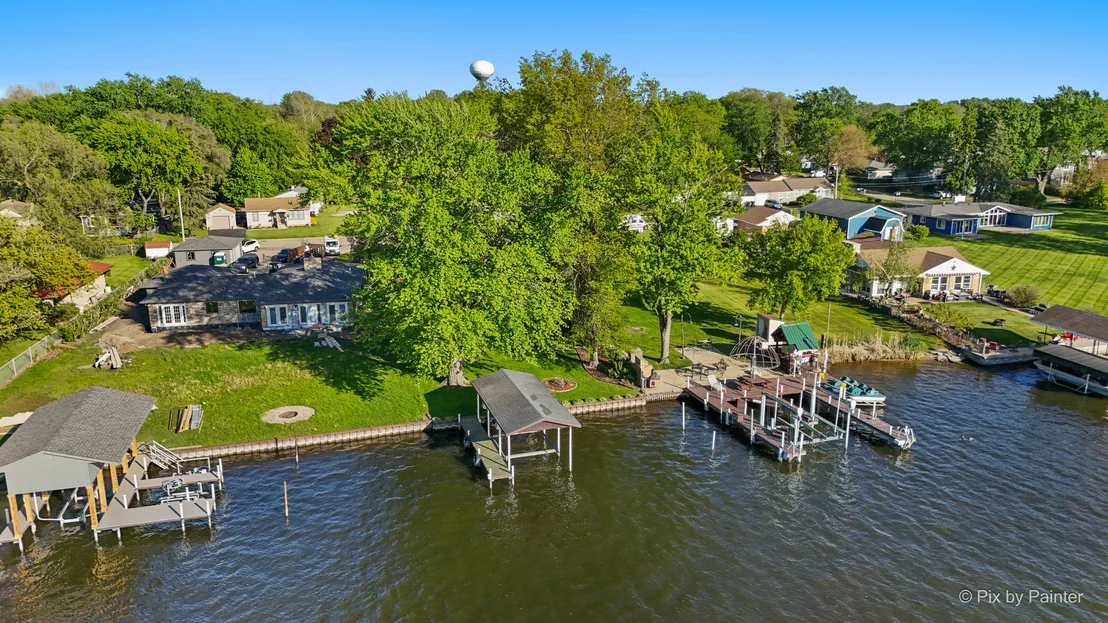 Photo of 1423 N River Road