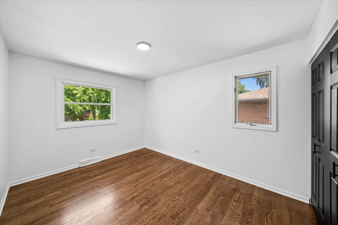 Photo of 15209 Linden Drive