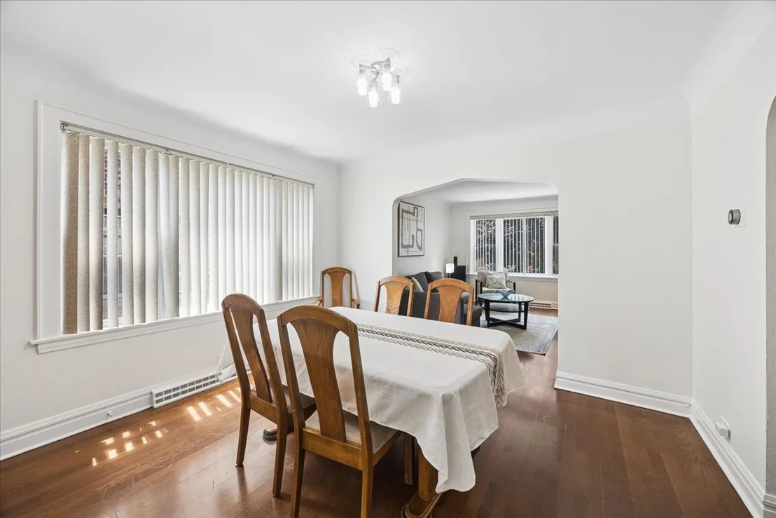 Photo of 3833 Maple Avenue