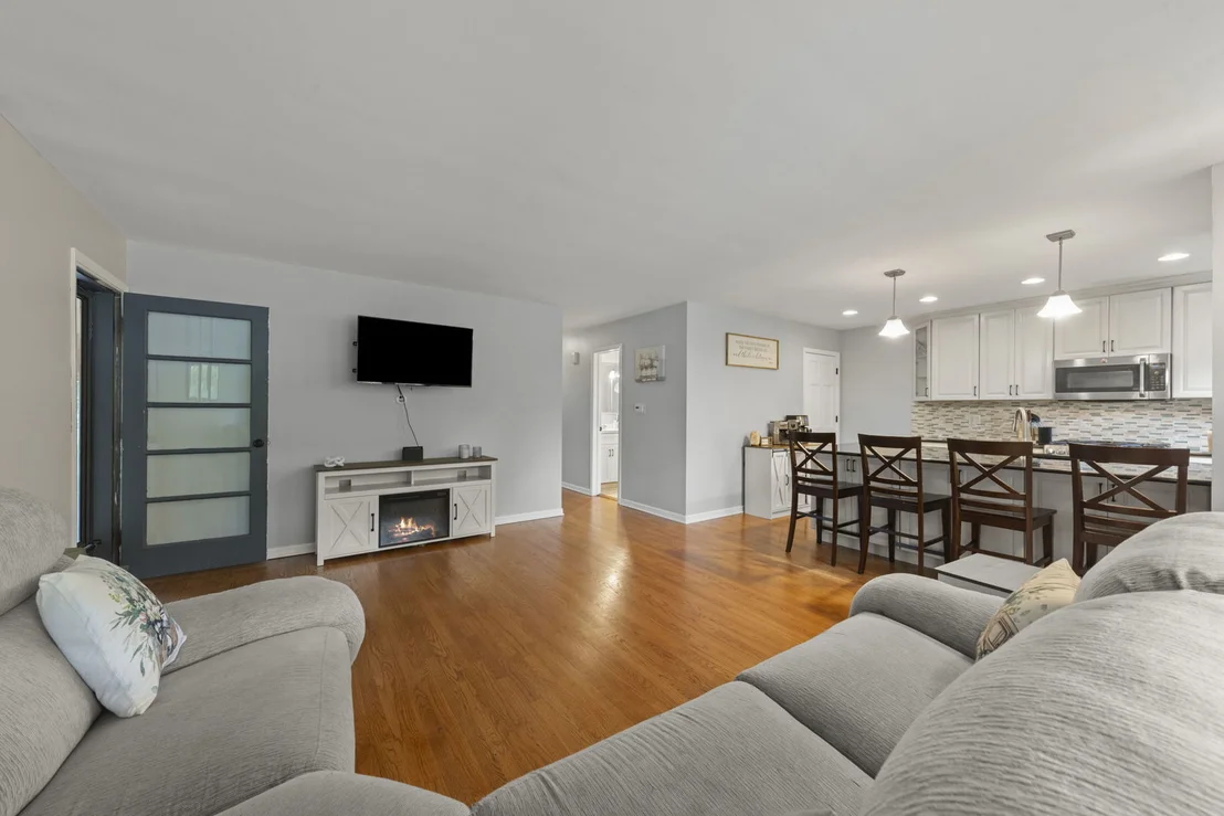 Photo of 1020 S Gables Boulevard