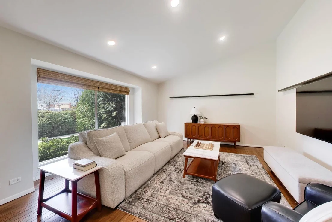 Photo of Unit 0 at 320 Linden Avenue