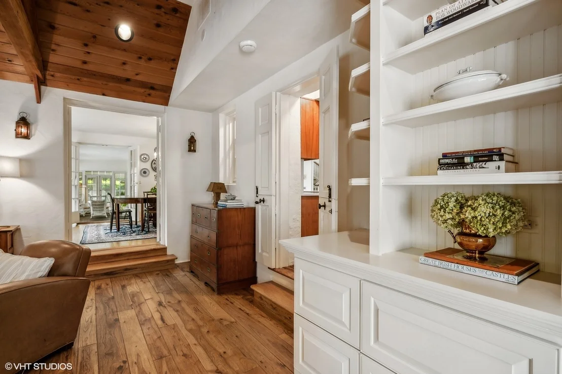 Photo of 844 Hibbard Road