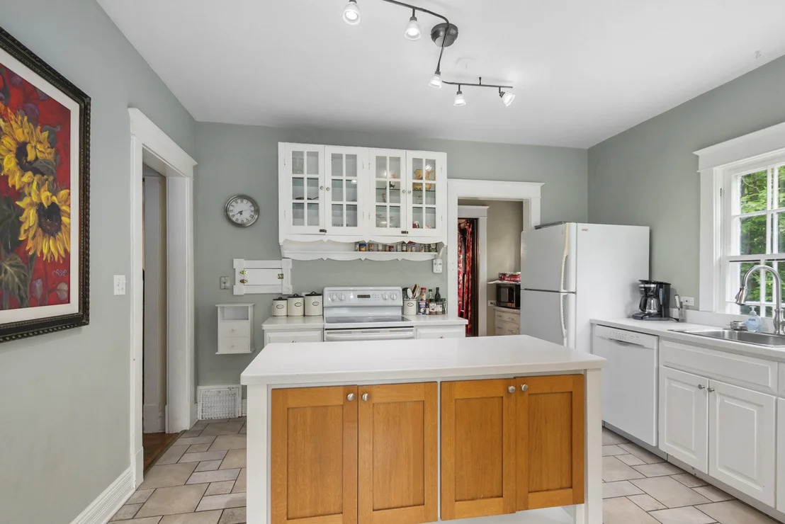 Photo of 2114 Cedar Road