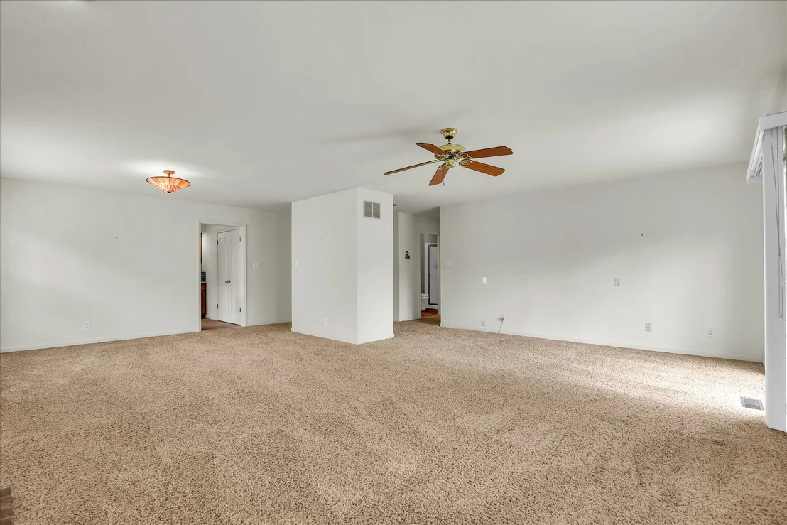 Photo of Unit B at 1501 Broadmoor Drive