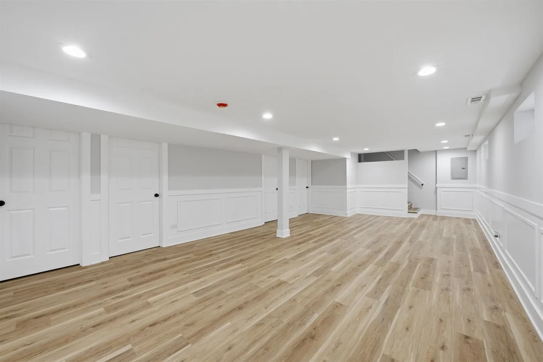Photo of 1749 W 75th Place