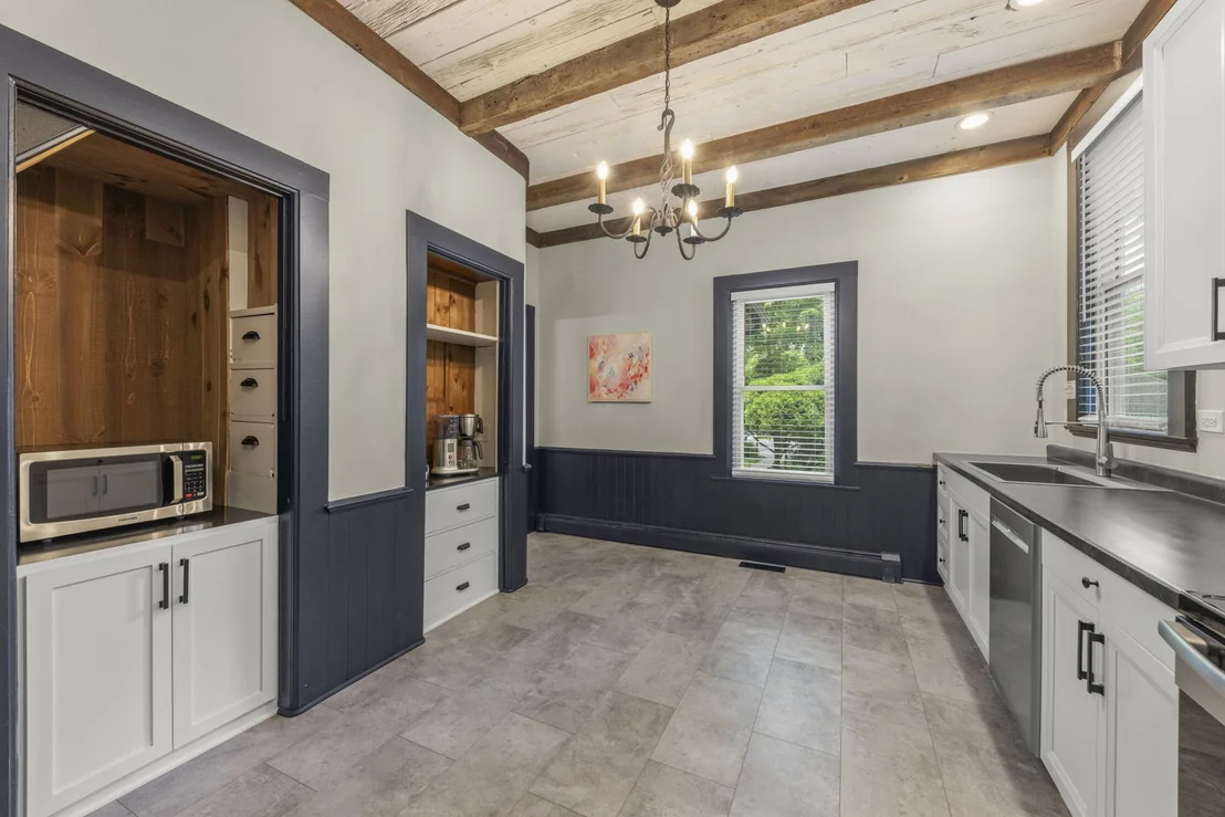 Photo of 7479 Grove Road