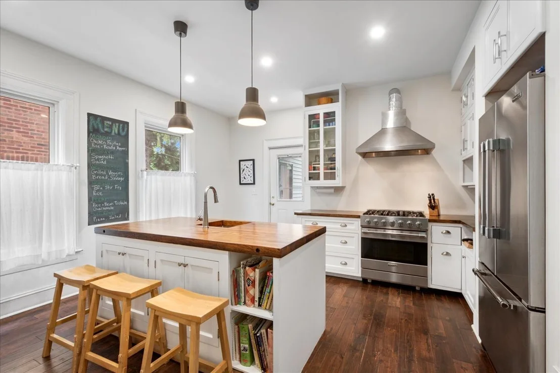 Photo of 1621 Florence Avenue