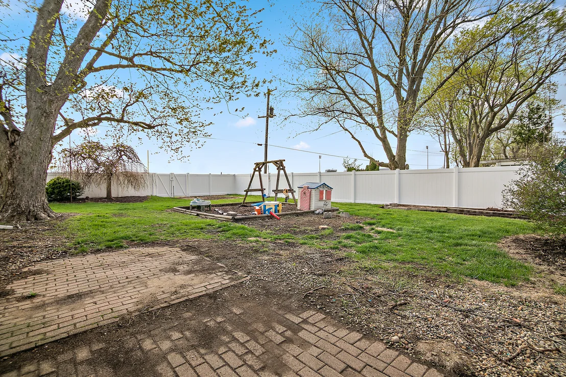 Photo of 325 N Elm Street