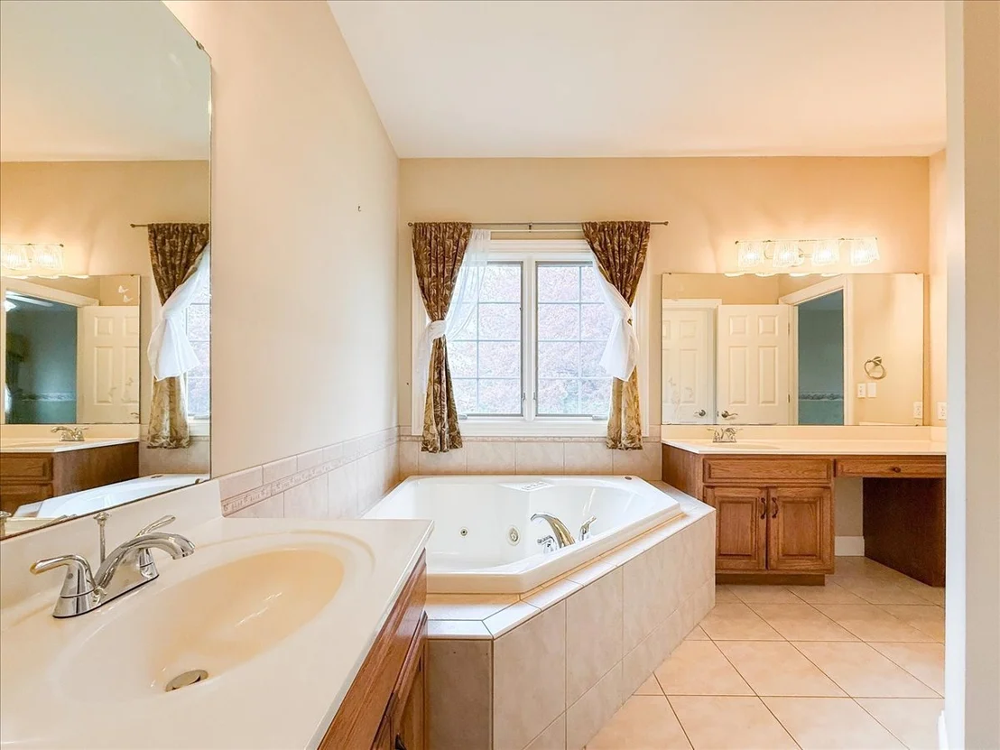 Photo of 4705 Stonebridge Drive