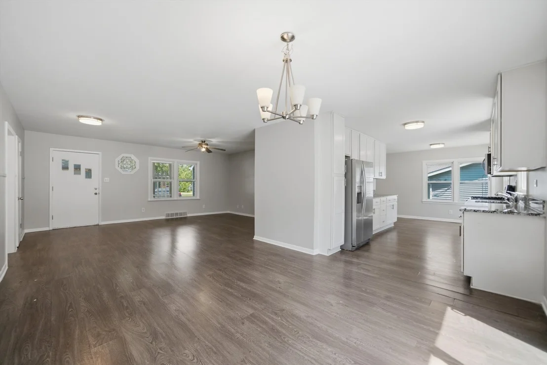 Photo of 34925 N Decorah Avenue