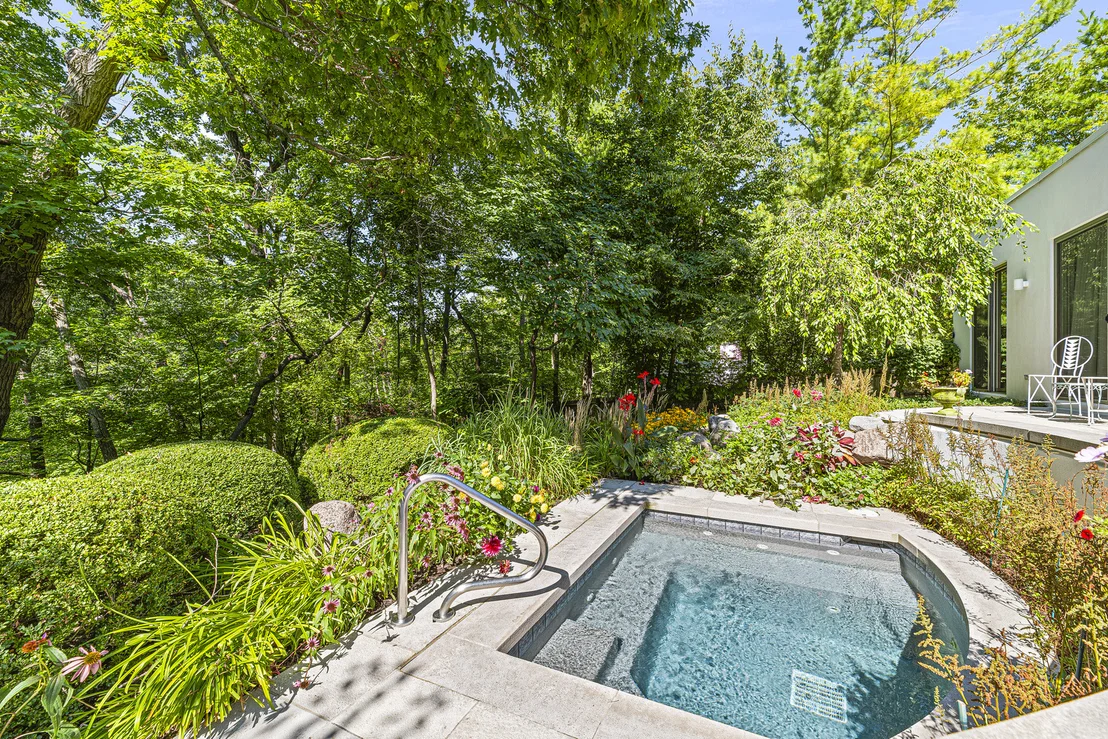 Photo of 165 Maple Avenue