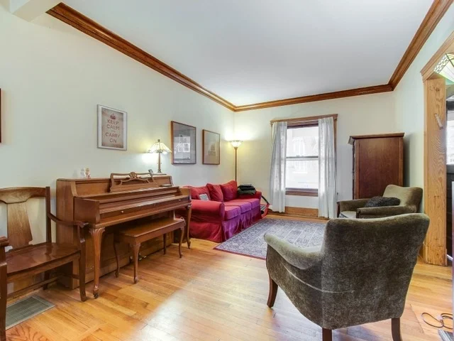 Photo of 2025 MAPLE Avenue