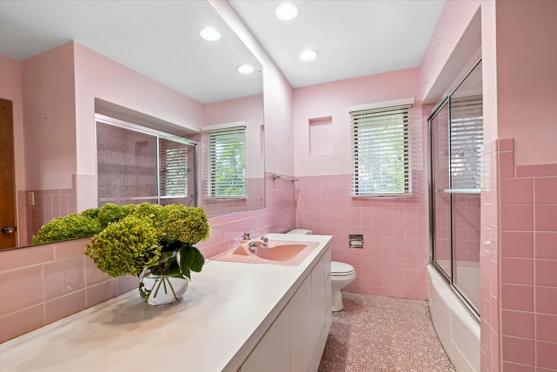 Photo of 1655 Forest Drive