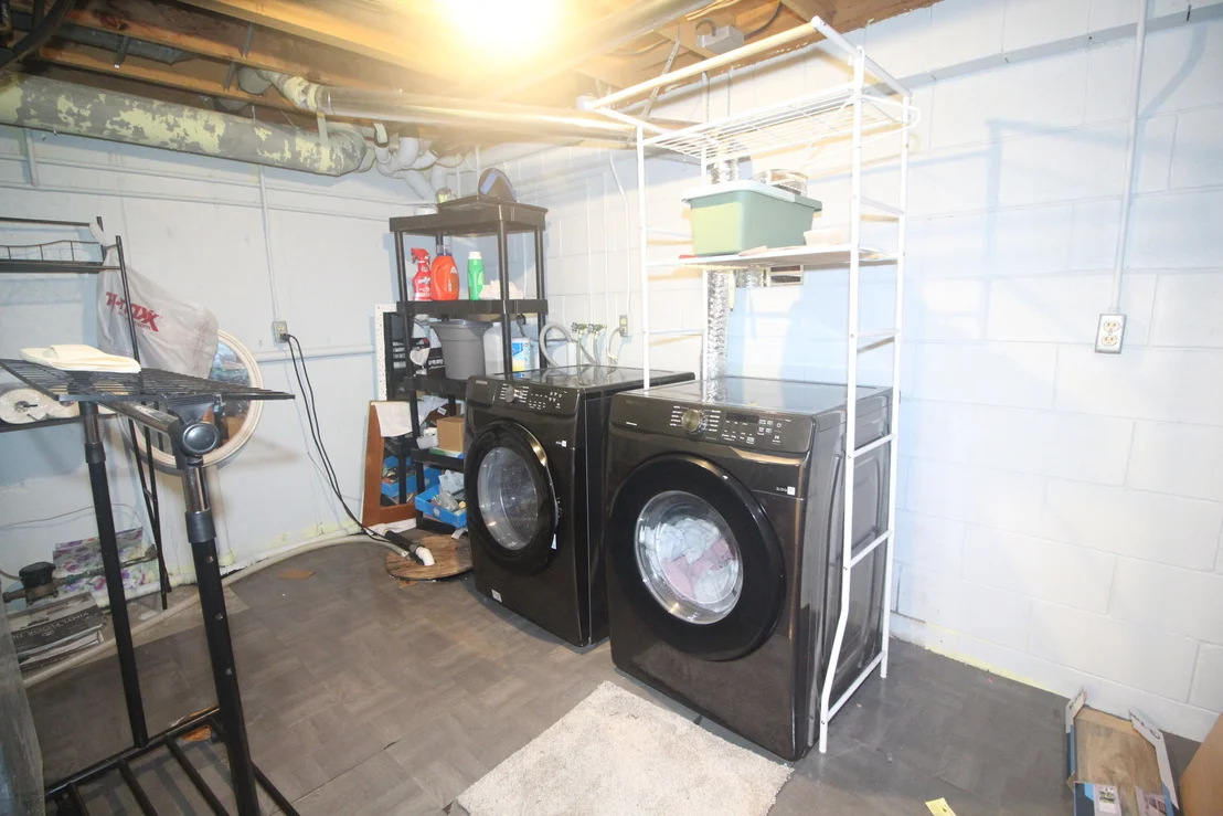 Photo of Unit B at 1530 Hunt Drive