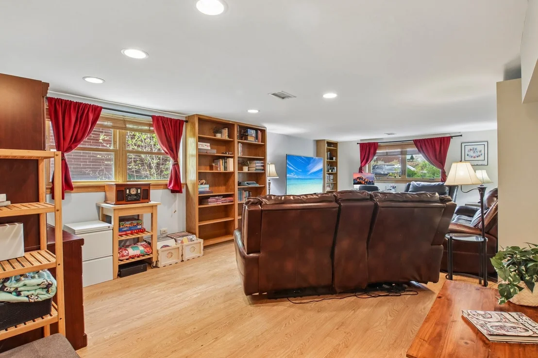 Photo of 245 Amherst Avenue
