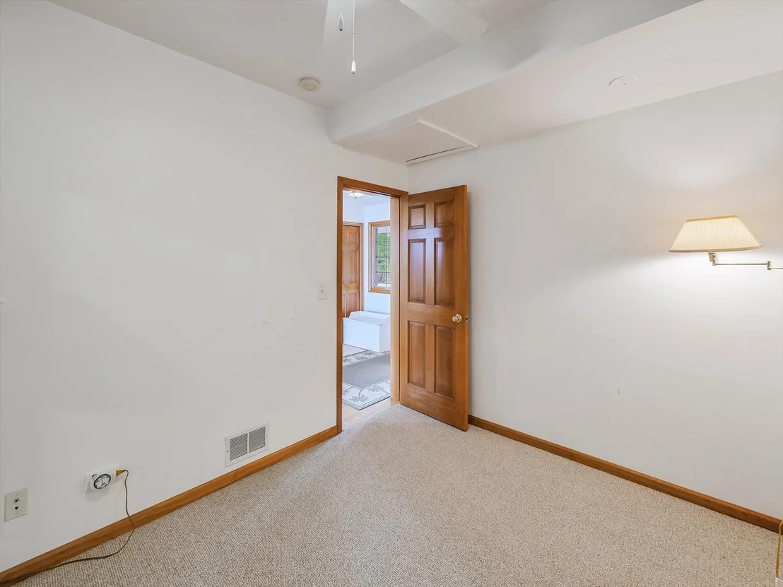 Photo of 140 Eagle Point Road