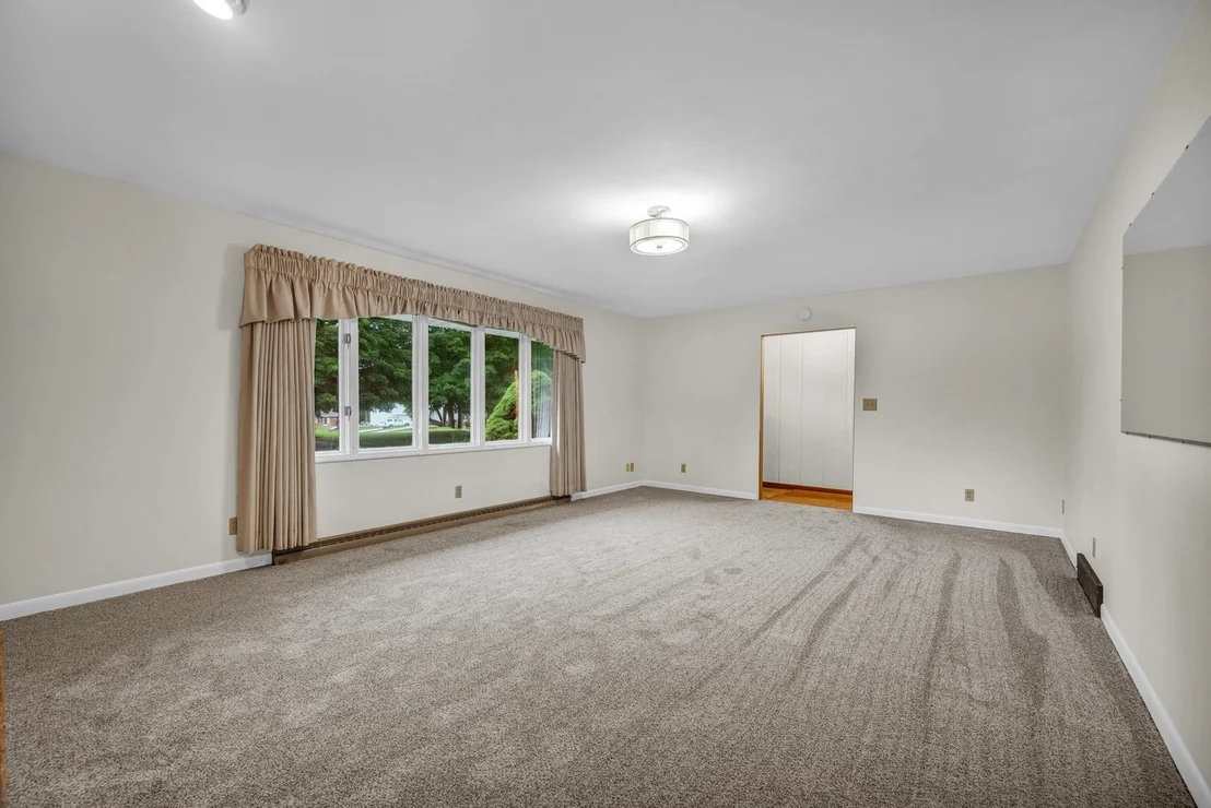 Photo of 221 Hillside Lane