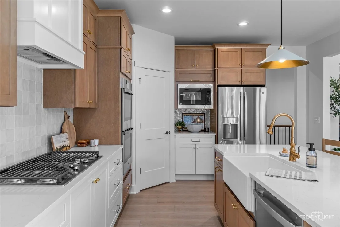 Photo of 851 Claridge Drive