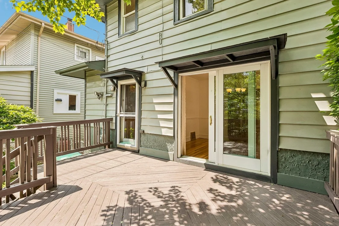 Photo of 848 Carpenter Avenue