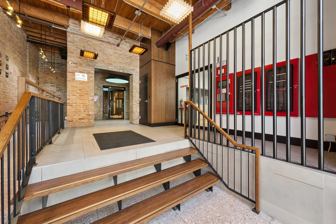 Photo of Unit 3G at 1017 W Washington Boulevard