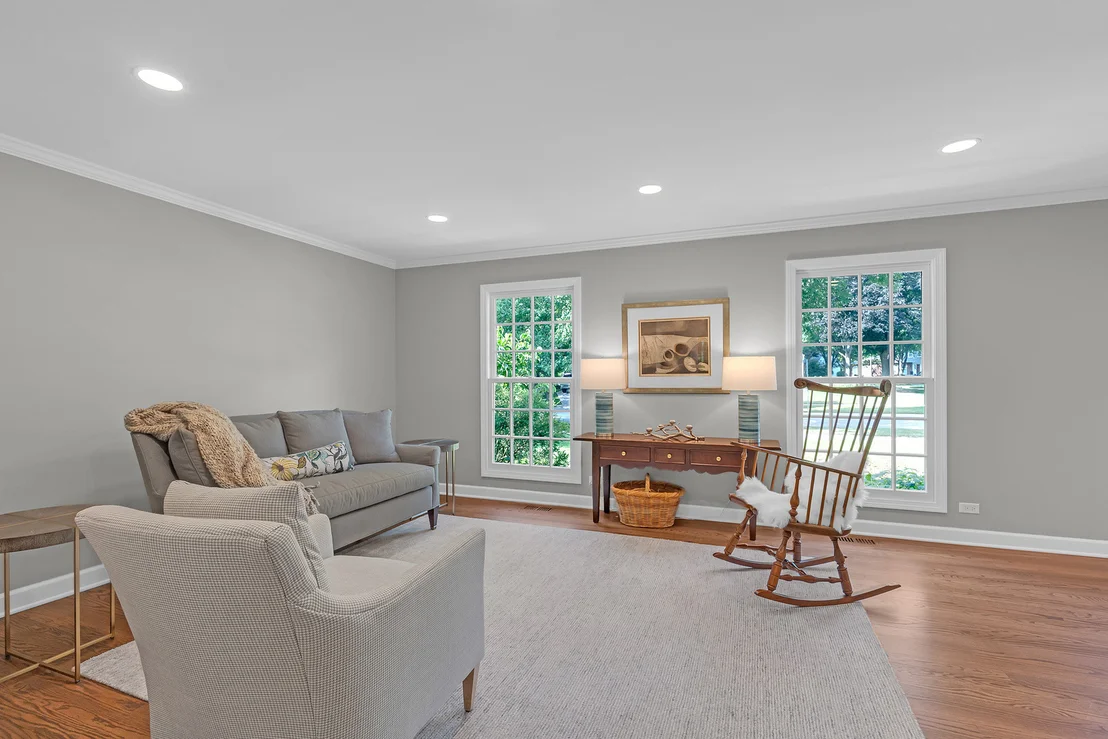 Photo of 991 Huntleigh Drive