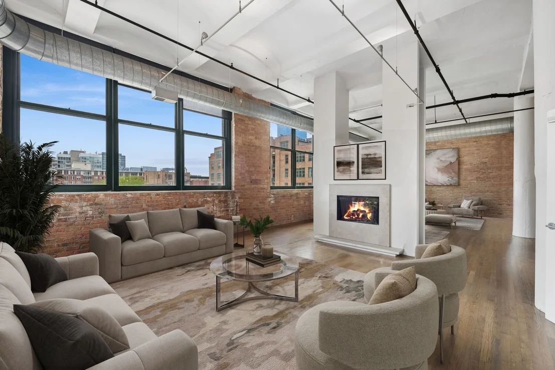 Photo of Unit 410 at 1000 W WASHINGTON Boulevard