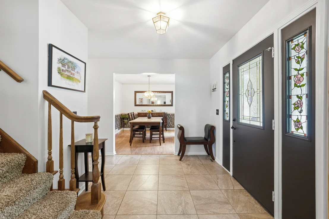 Photo of 260 Hillhurst Drive