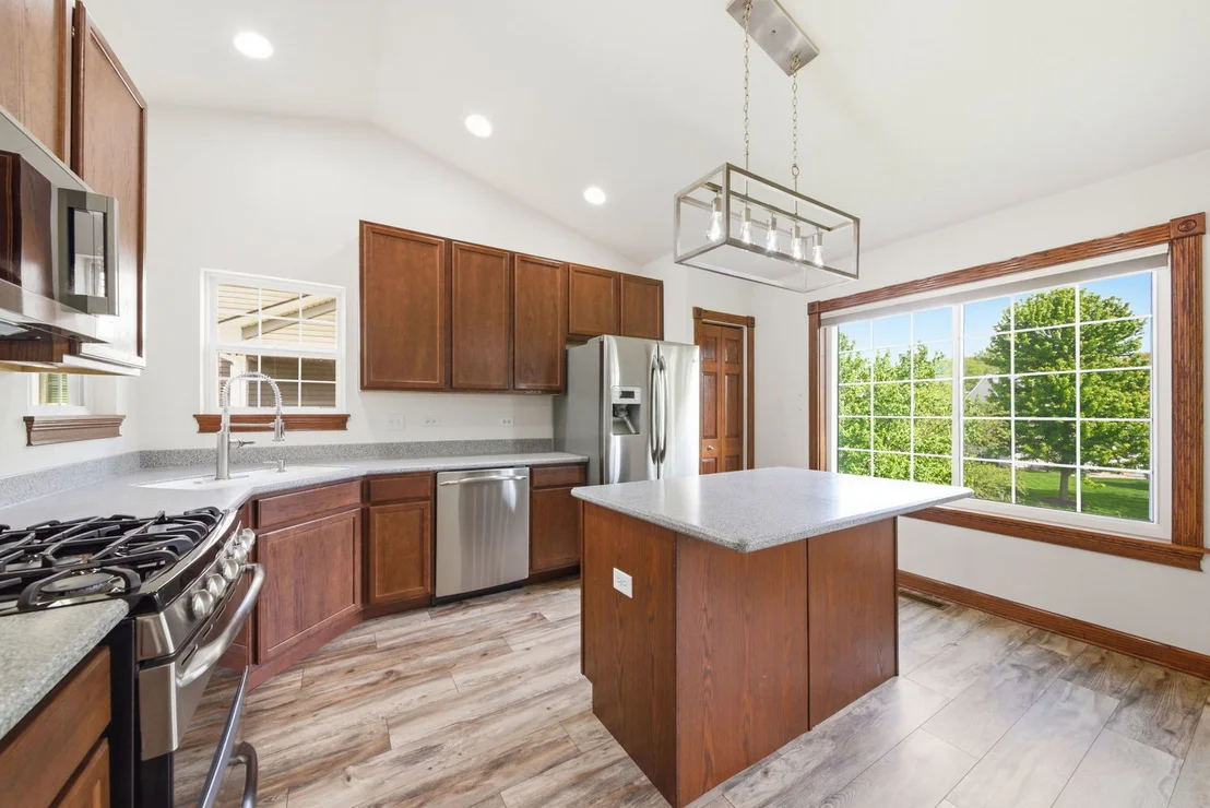 Photo of 922 Saddle Ridge Drive