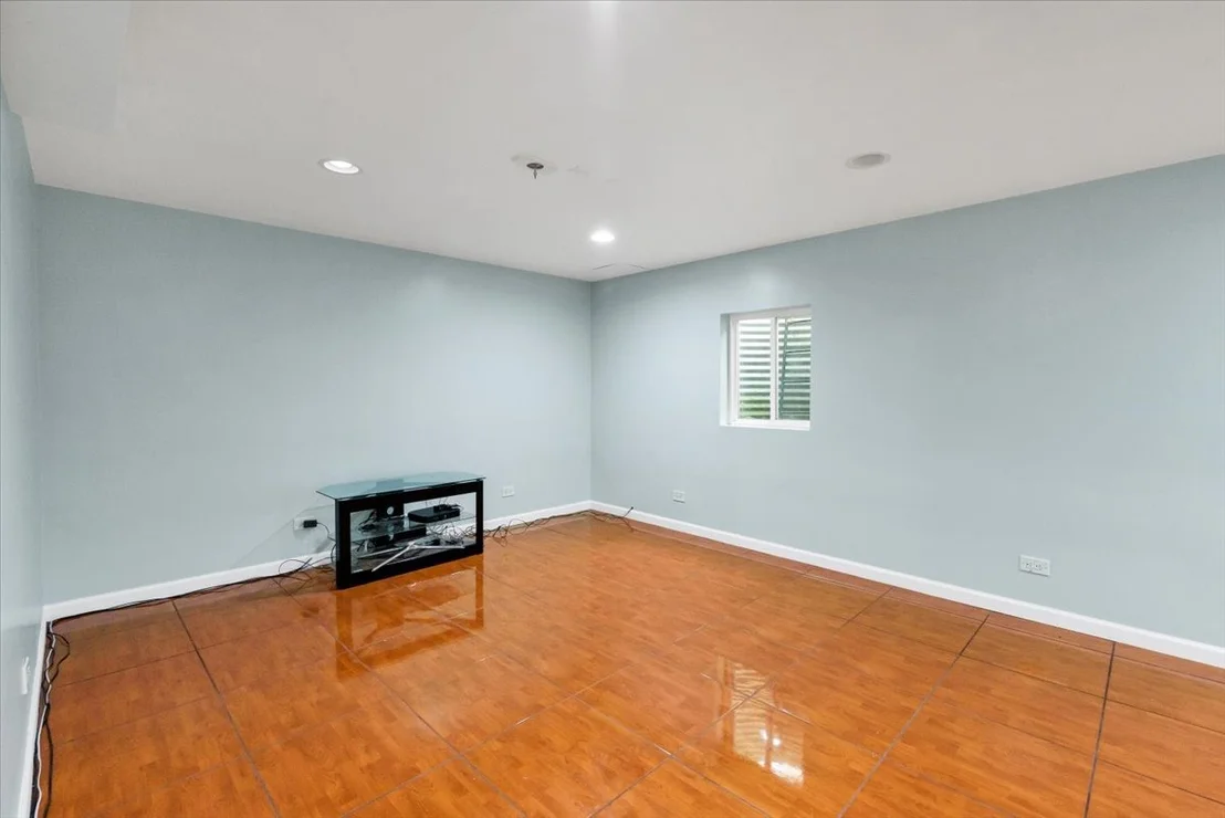 Photo of 2153 Laurel Avenue