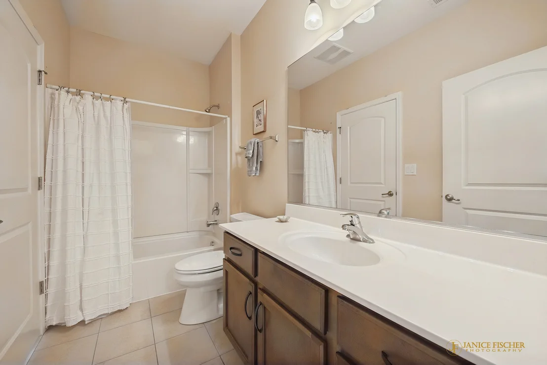 Photo of 545 N Falls Circle