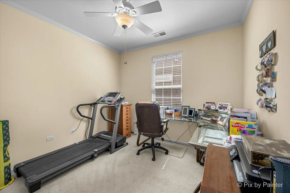 Photo of 2892 Edgewater Drive