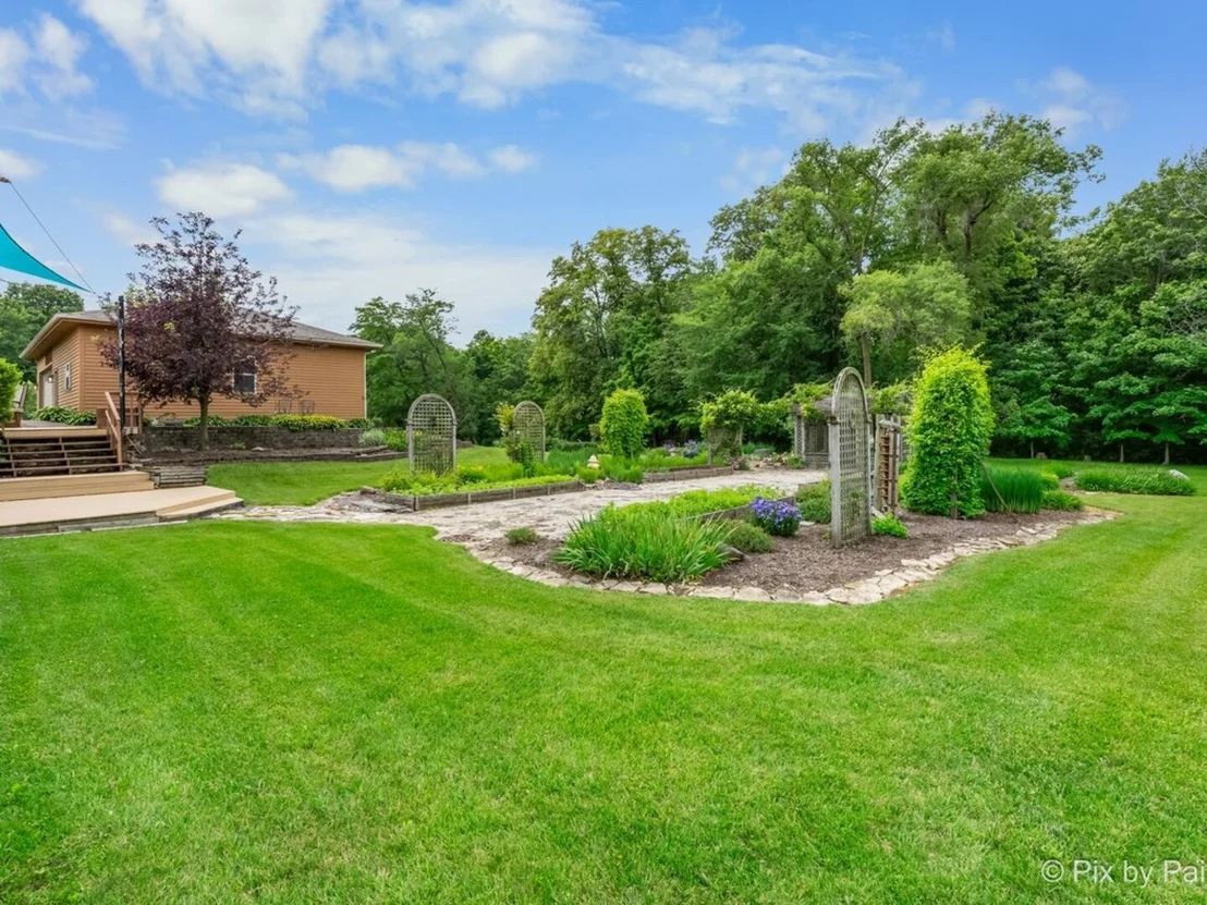 Photo of 28 Tomahawk Trail